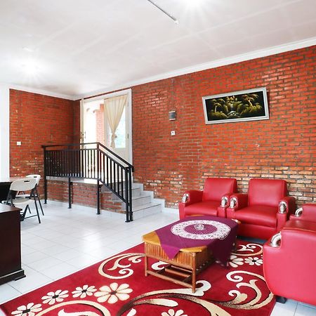 Villa Madani Paragajen 外观 照片