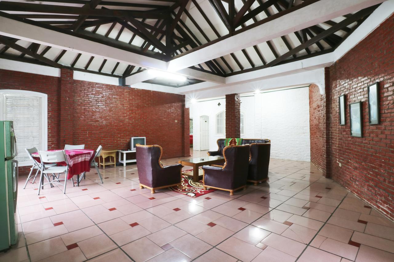 Villa Madani Paragajen 外观 照片