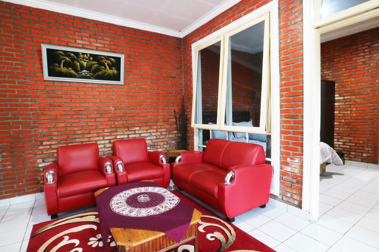 Villa Madani Paragajen 外观 照片