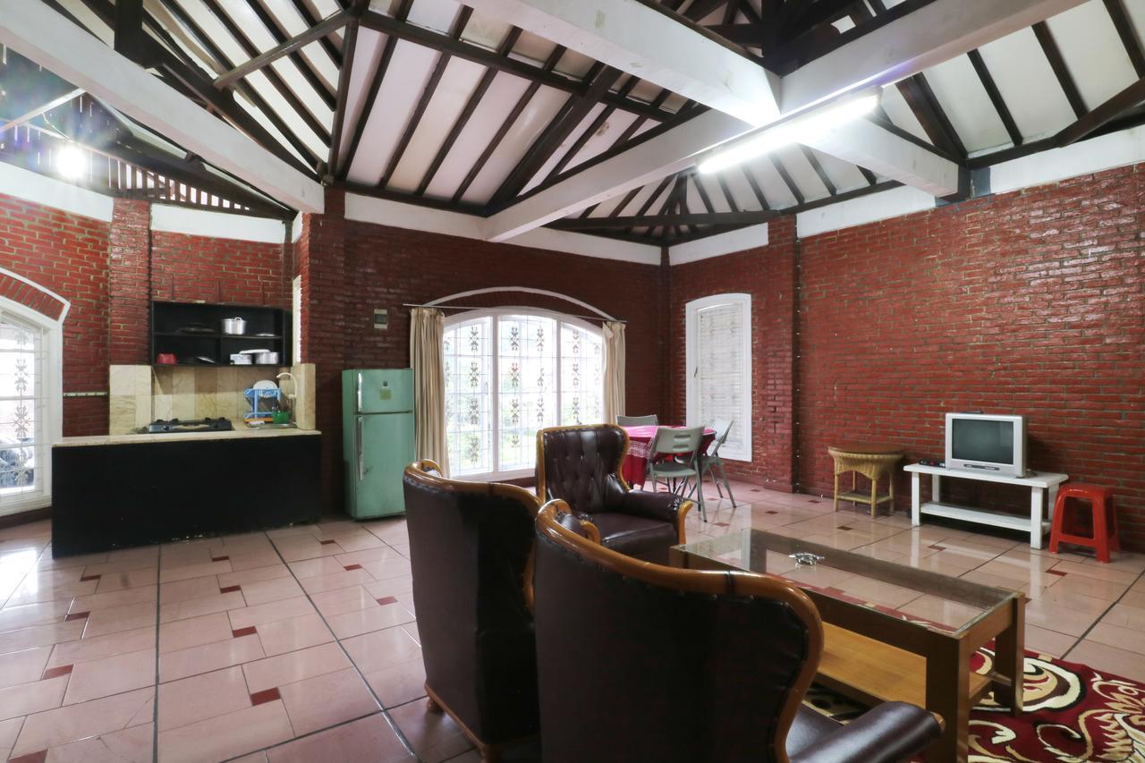 Villa Madani Paragajen 外观 照片