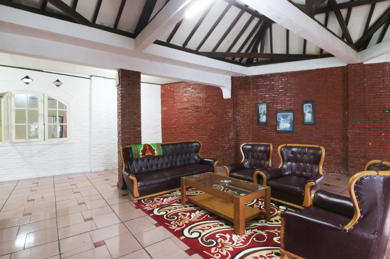 Villa Madani Paragajen 外观 照片