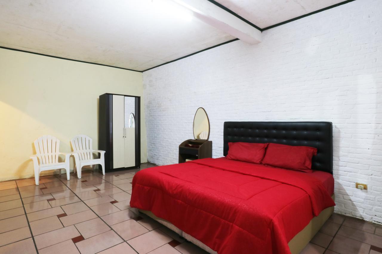 Villa Madani Paragajen 外观 照片