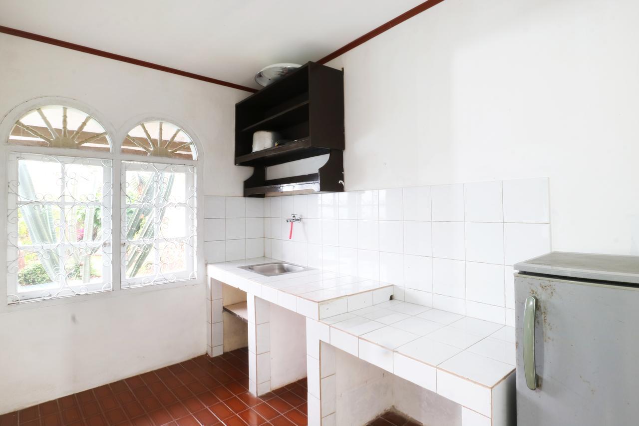 Villa Madani Paragajen 外观 照片